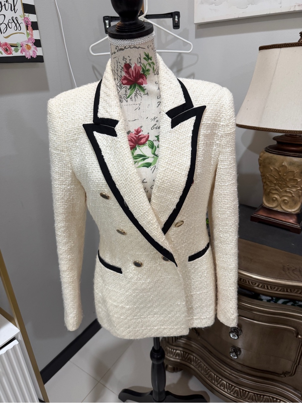Zara Cream Bouclé Double-Breasted Blazer with Black Trim - Picture 2 of 10